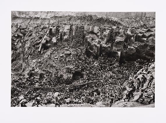 Sebasti&atilde;o Salgado - Cast of Thousands in the Gold Mine of Serra Pelada, Brazil